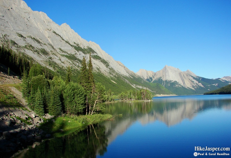 Photo Spots in Jasper National Park - Medicine Lake