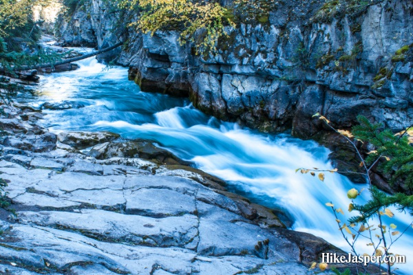 May Hiking Maligne Canyon in Jasper 2018 10