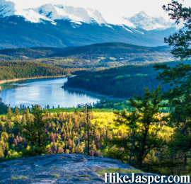 Jasper Pyramid Lake Overlook Hike